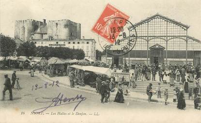 CPA FRANCE 79 "Niort, les Halles et le Donjon, le marché"