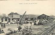 58 Nievre / CPA FRANCE 58 "Varzy, la gare un jour de foire"