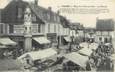 / CPA FRANCE 51 "Fismes, place de l'hôtel de ville, le marché"