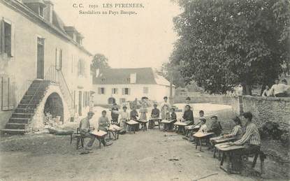 / CPA FRANCE 64 "Sandaliers au pays Basque"