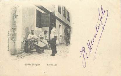 / CPA FRANCE 64 "Type Basque, sandaliers"