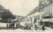 64 PyrÉnÉe Atlantique / CPA FRANCE 64 "Monein, la rue de la Halle, attelage Béarnais"