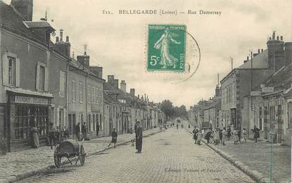 CPA FRANCE 45 "Bellegarde, Rue Demersay"