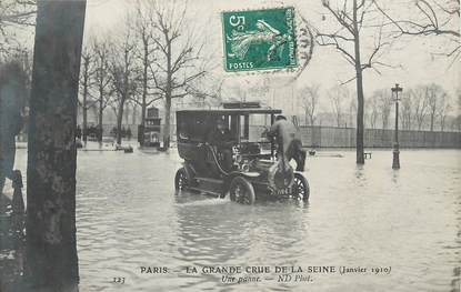 CPA FRANCE 75 "Paris, la Grande Crue 1910, une panne de voiture"