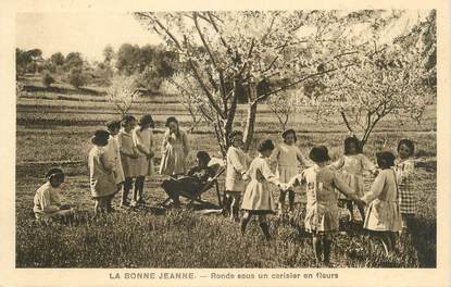 / CPA FRANCE 13 "Aubagne, la bonne Jeanne, ronde sous un cerisier"