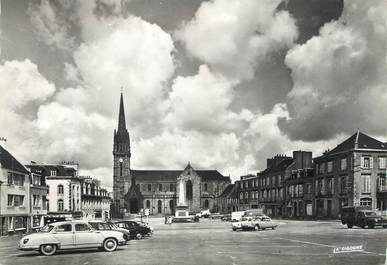 / CPSM FRANCE 29 "Landivisiau, la grande place" / AUTOMOBILE