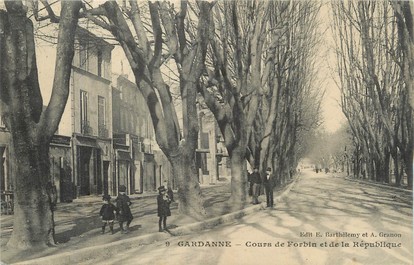 / CPA FRANCE 13 "Gardanne, cours de Forbin et de la République"