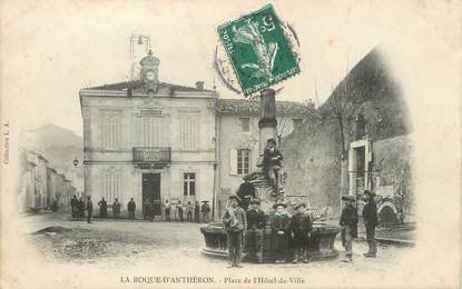 / CPA FRANCE 13 "La Roque d'Anthéron, place de l'hôtel de ville "