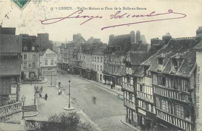 / CPA FRANCE 14 "Lisieux, vieilles maisons et place de la Halle au Beurre"
