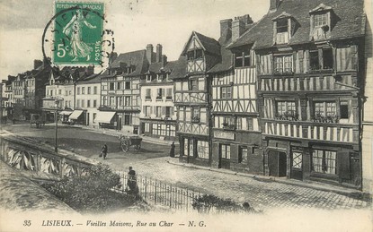 / CPA FRANCE 14 " Lisieux, vieilles maisons, rue Au Char"