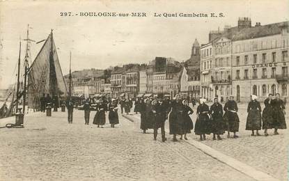 CPA FRANCE 62 "Boulogne sur Mer, le quai Gambetta"