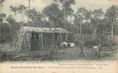 CPA FRANCE 91 "Sainte Geneviève des Bois, Famille de Bûcherons dans la forêt de Séquigny"