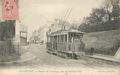 CPA FRANCE 92 "Courbevoie, station des tramways, rue de l'Hotel de ville"