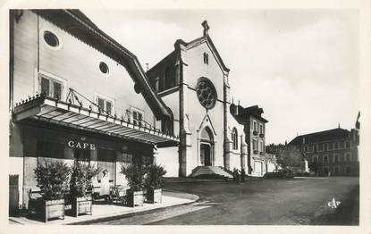 / CPSM FRANCE 73 "Saint Génix sur Guiers, place de  l'église" 