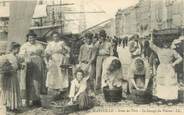 13 Bouch Du Rhone / CPA FRANCE 13 "Marseille, Scène du port, le lavage du Poisson"