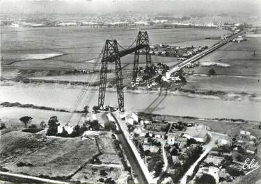 / CPSM FRANCE 17 "Rochefort sur Mer, le pont transbordeur"