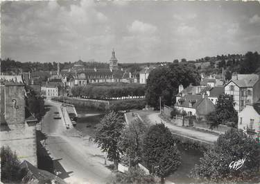 / CPSM FRANCE 29 "Quimperlé, quais Brizeux et Surcouf"