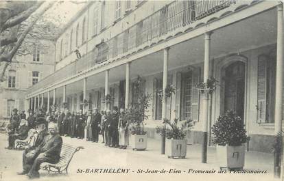 / CPA FRANCE 13 "Saint Barthélémy, Saint Jean de Dieu, promenoir des Pensionnaires"