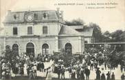 23 Creuse / CPA FRANCE 23 "Bourganeuf, la gare, arrivée de la fanfare"