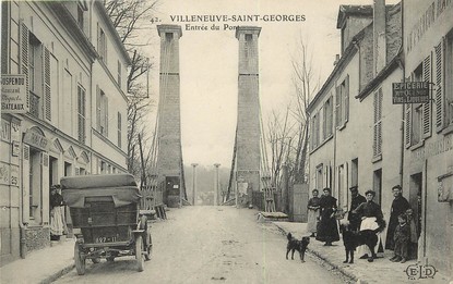 CPA FRANCE 94  "Villeneuve Saint Georges, entrée du Pont, Epicerie, Pr. QUENOT"