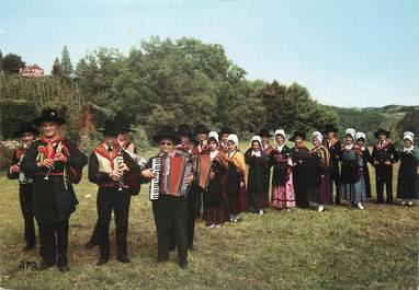 / CPSM FRANCE 15 "Terradour Flouricat" / GROUPE FOLKLORIQUE