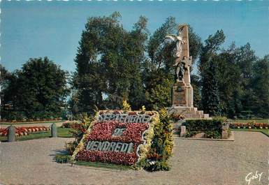 / CPSM FRANCE 14 "Cabourg, jardin public"