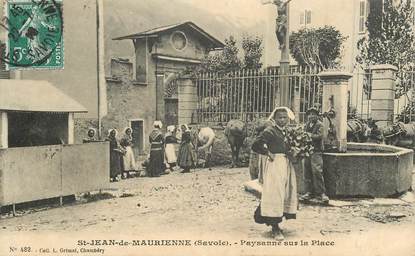 CPA FRANCE 73 "Saint Jean de Maurienne, paysanne sur la place"
