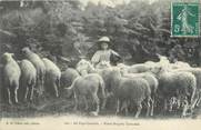 23 Creuse / CPA FRANCE 23 "Type Creusois, petite Bergère Creusoise" / FOLKLORE