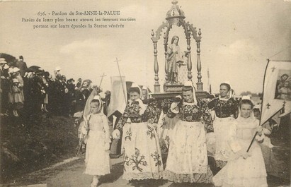 CPA FRANCE 29 "Pardon de Sainte Anne la Palue, la statue vénérée"