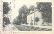 24 Dordogne / CPA FRANCE 24 "Razac sur l'Isle, la gare et l'arrivée d'un train"