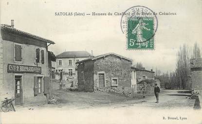 / CPA FRANCE 38 "Satolas, Hameau de chaffard et la route de Crémieux"