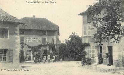 / CPA FRANCE 38 "Salagnon, la place"