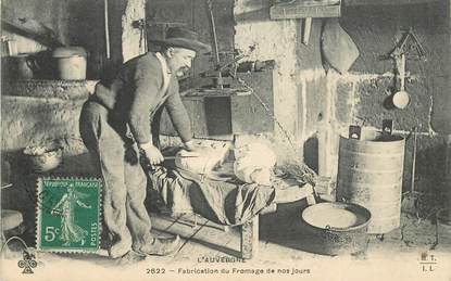  CPA FRANCE 15 "Cantal, fabrication du Fromage "
