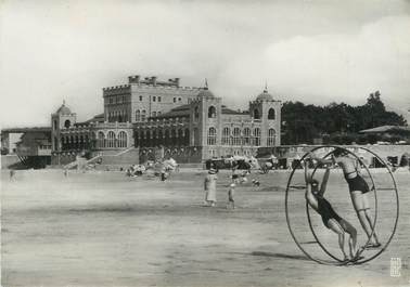 / CPSM FRANCE 64 "Hendaye, vue vers le casino et jeu de la roue"