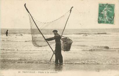 CPA FRANCE 14 "Trouville sur Mer, la pêche à la crevette"