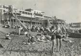 64 PyrÉnÉe Atlantique / CPSM FRANCE 64 "Saint Jean de Luz, un coin de la plage"