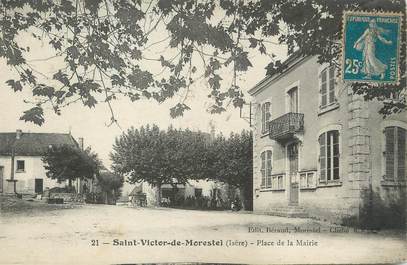 / CPA FRANCE 38 "Saint Victor de Morestel, place de la mairie"