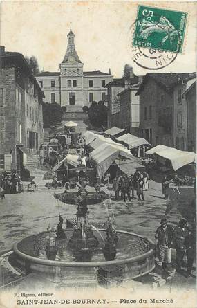 / CPA FRANCE 38 "Saint Jean du Bournay, place du marché"