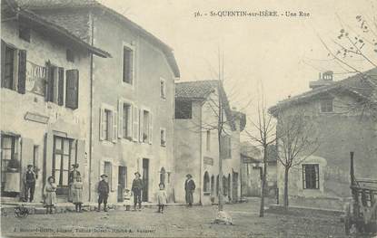 / CPA FRANCE 38 "Saint Quentin en Isère, une rue"