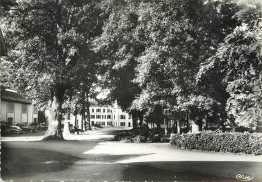 /CPSM FRANCE 64 "Saint Christau, entrée du Parc Thermal"