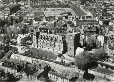 / CPSM FRANCE 64 "Pau, vue panoramique aérienne sur le château"