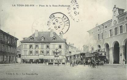 / CPA FRANCE 38 "La Tour du Pin, place de la Sous préfecture "