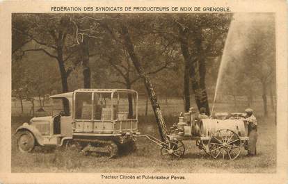 / CPA FRANCE 38 "Tracteur Citroën et pulvérisateur Perras"