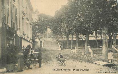 / CPA FRANCE 38 "Tullins, place d'Armes "