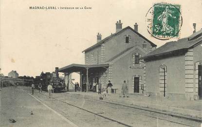 CPA FRANCE 87 "Magnac Laval, intérieur de la gare" / TRAIN