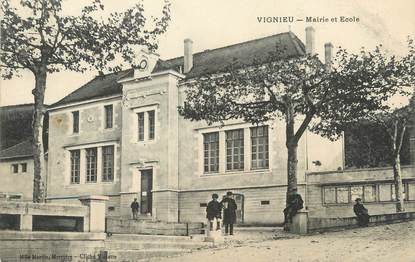 / CPA FRANCE 38 "Vignieu, mairie et école"