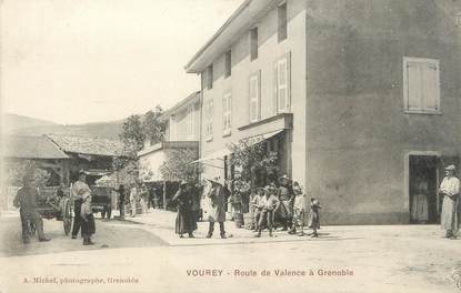 / CPA FRANCE 38 "Vourey, route de Valence"