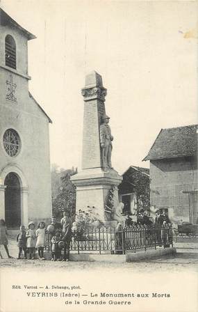 / CPA FRANCE 38 "Veyrins, le monument aux morts"
