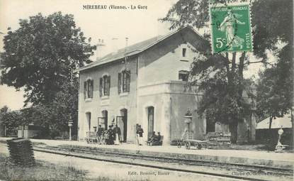 CPA FRANCE 86 "Mirebeau en Poitou, la gare"