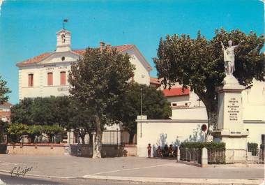 / CPSM FRANCE 66 "Saint Laurent de la Salanque, l'hôtel de ville et le monument aux morts"